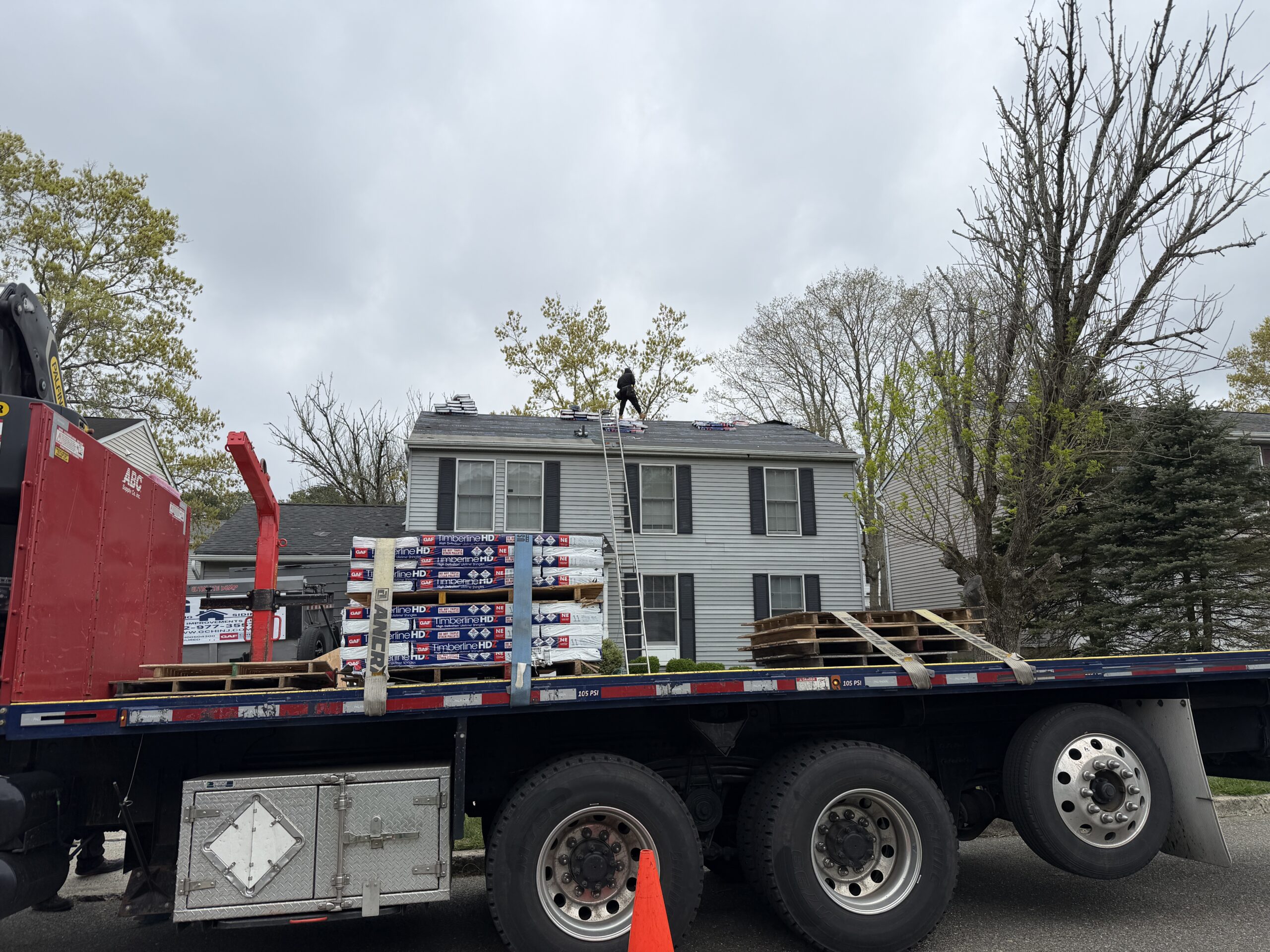 Roofing Contractor in Barnegat NJ | GAF Roof Replacement Roofing contractor in Barnegat NJ installing GAF Timberline HDZ roofing system